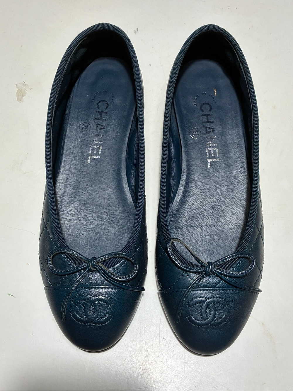 CHANEL Dark Blue Quilted Leather Ballet Flats with CC Logo